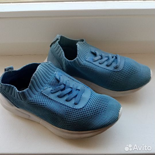 Кроссовки дышащие 32