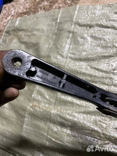 Поводок дворника правый Skoda Fabia 2001г