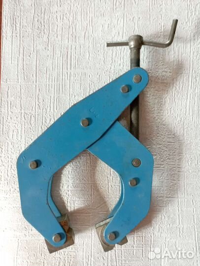 Струбцина рычажно-винтовая