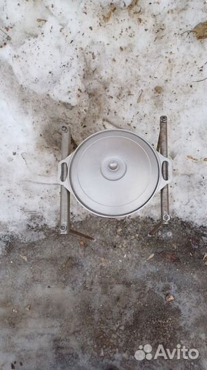 Компактная подставка под казан, шампуры