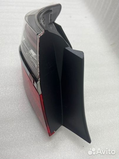 Фонарь наружный задний левый Toyota Camry V55