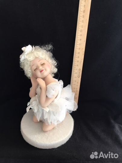 Куколка фарфоровая интерьерная