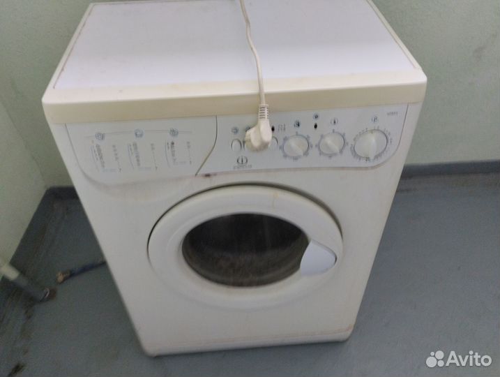 Стиральная машина indesit на запчасти