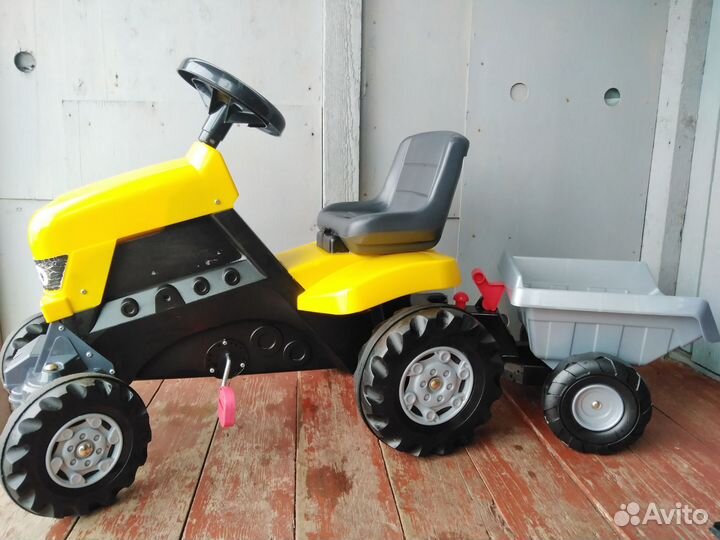 Детский трактор с педалями