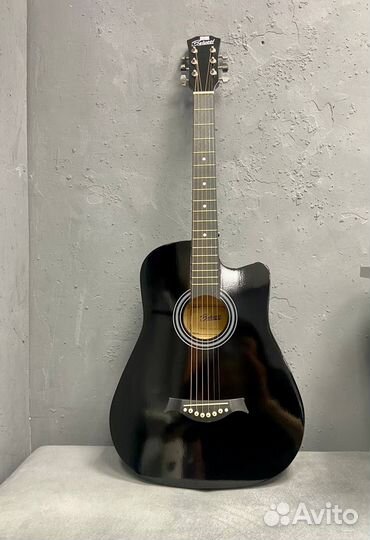 Гитара черная