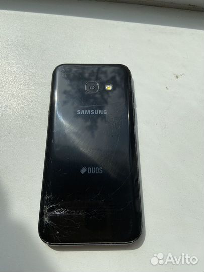 Телефон Samsung galaxy a3 2017