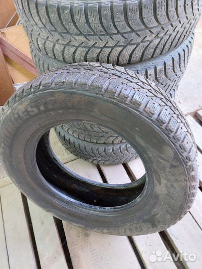 Bridgestone Ice Cruiser 5000 215/70 R16