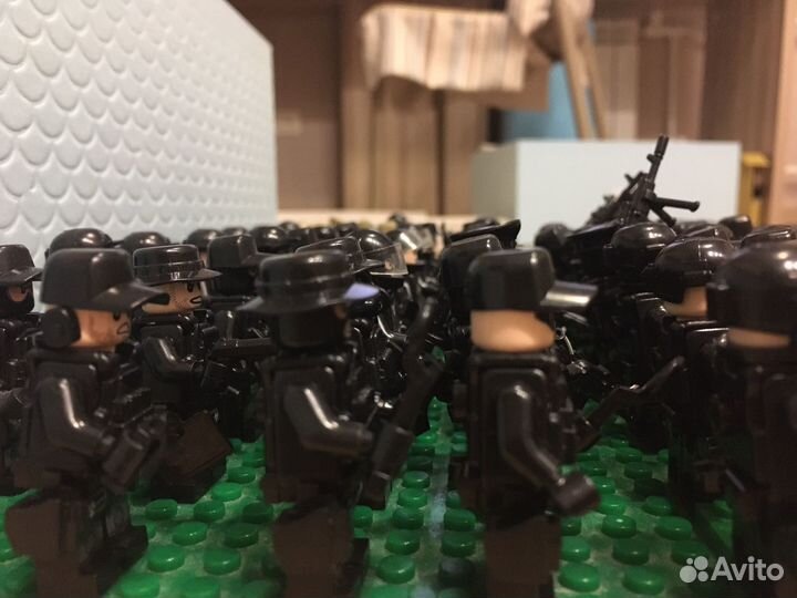Лего военные человечки 69 штук