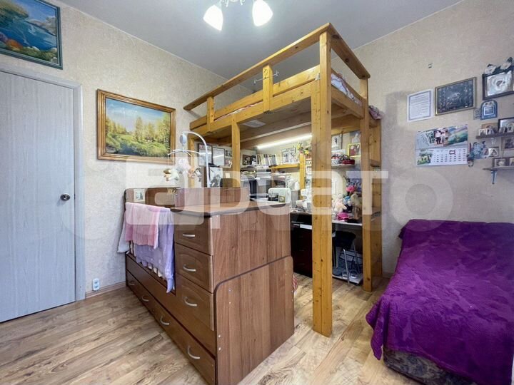 Доля в 4-к. квартире, 38,9 м², 3/5 эт.