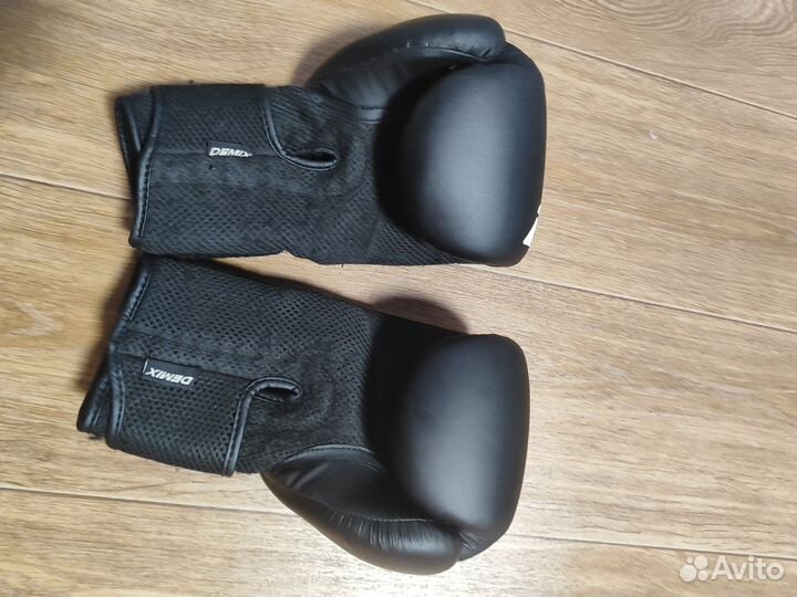 Боксерские перчатки 12 oz