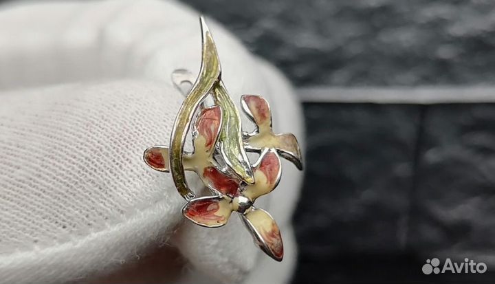 Серебряные серьги 925 пробы массой 4.2 грамма