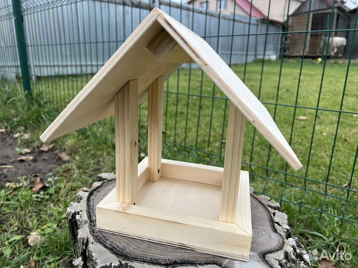 Кормушка для птиц уличная