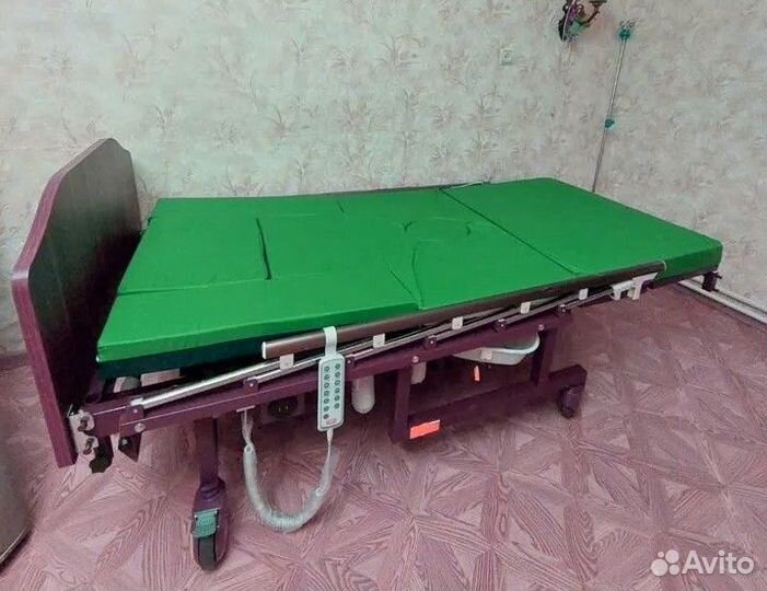 Медицинская кровать для лежачих больных Ревeл арeн