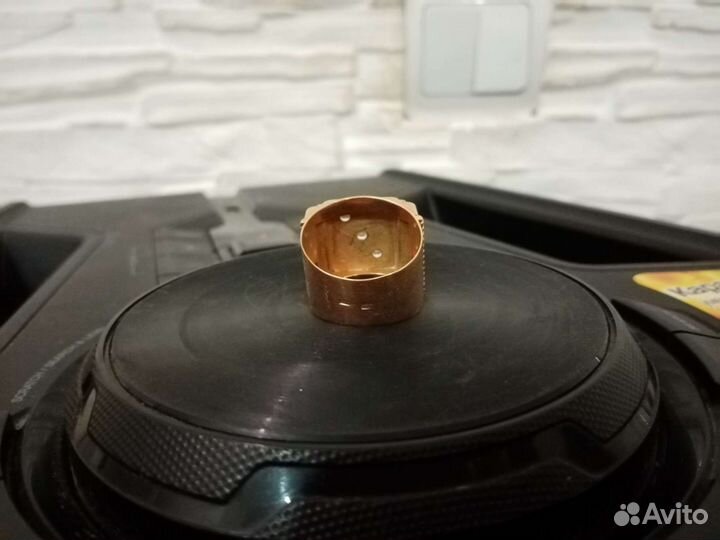 Мужской золотой перстень