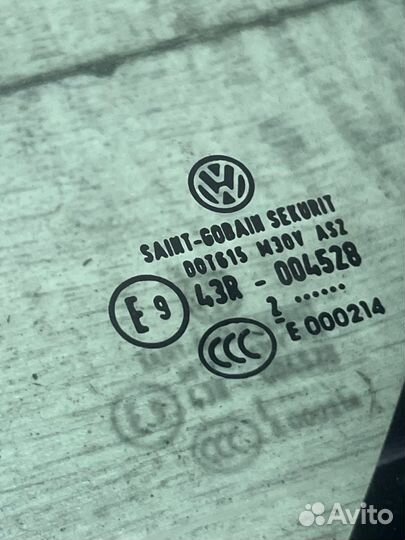 Форточка задней левой двери Volkswagen Jetta 6