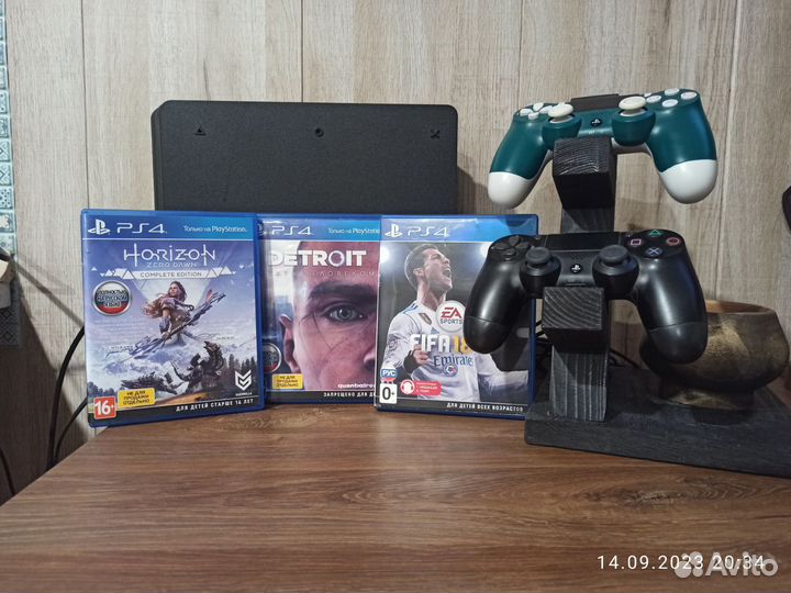 Sony playstation 4 PS4 slim 1tb