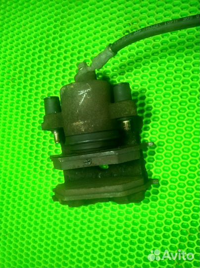 Суппорт передний правый Skoda Octavia II A5