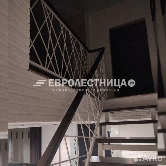 Лестница в дом / лестница металлическая