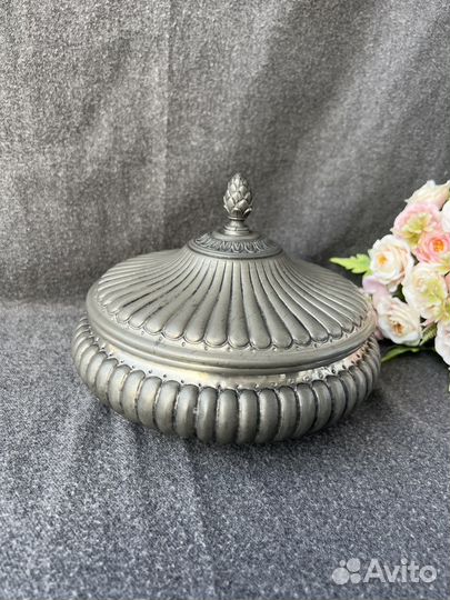 Шкатулка, конфетница, ваза из олова. Винтаж