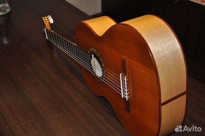 Мастеровая классическая гитара