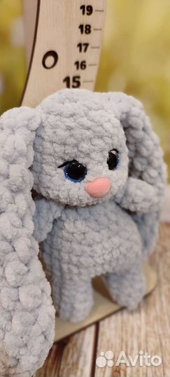 Плюшевый зайка. Вязаный. Ручная работа