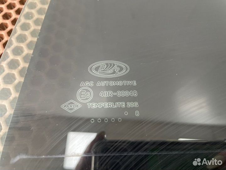 Стекло двери заднее левое LADA X-Ray