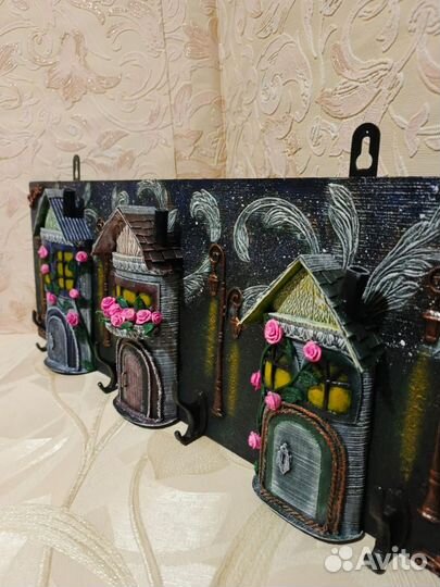 Ключница настенная из дерева