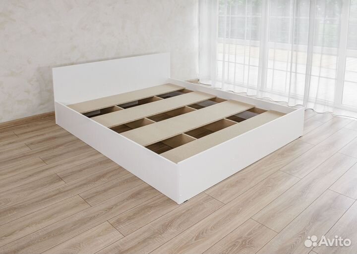 Кровать с матрасом