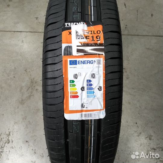 Tracmax X-Privilo RF-19 215/70 R15C 109S