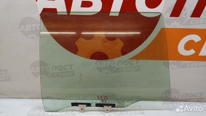 Стекло двери заднее правое Toyota Caldina ST190