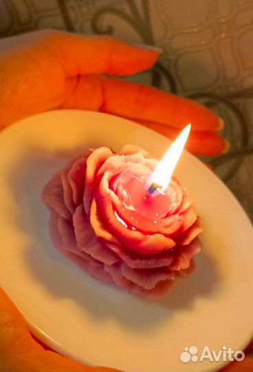Свеча восковая ручной работы 