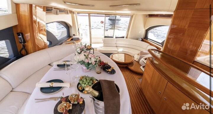 Прогулки на теплоходе, аренда катера, яхты