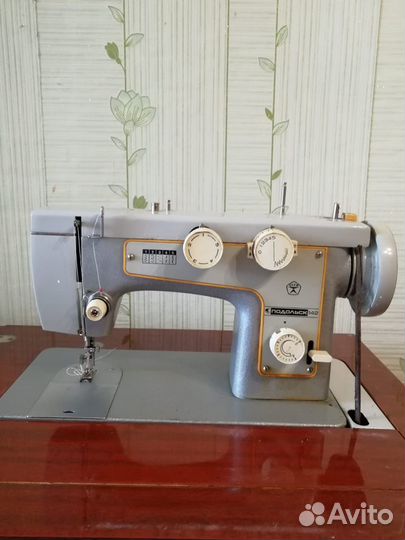 Швейная машина Подольск 142