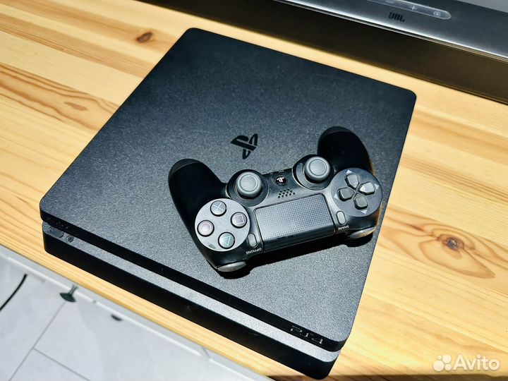 PS4 slim 1Tb / 3я ревизия / 2 игры / 2208b