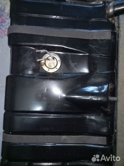 Продаю бензобак