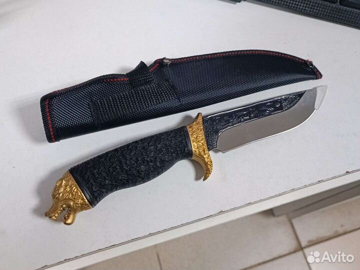 Нож охотничий с золотым медведем на гарде рукоядки