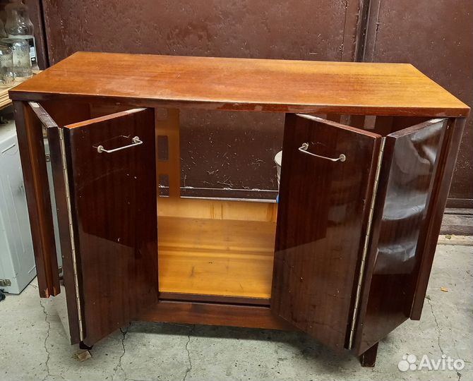 Тумба СССР на ножках