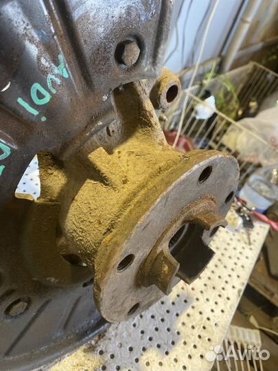 Кулак поворотный передний правый Audi Q7