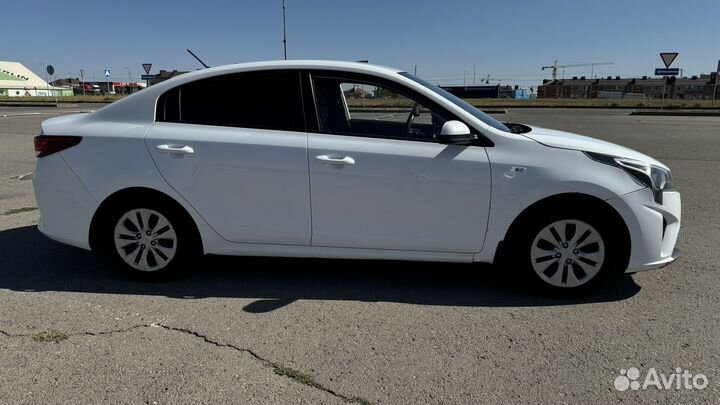 Kia Rio 1.6 AT, 2020, битый, 247 573 км