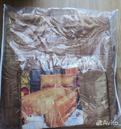 Покрывало на кровать новое