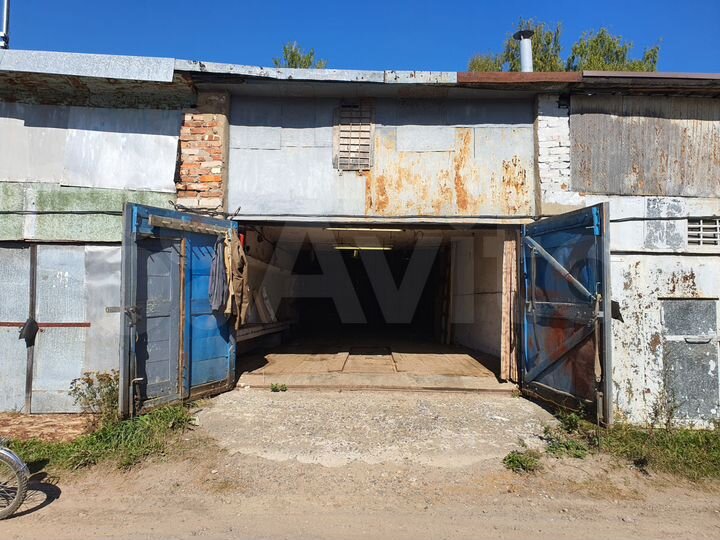 Гараж, > 30 м²