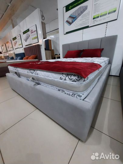 Кровать двуспальная