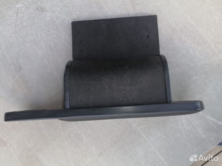 Подлокотник с подстаканником