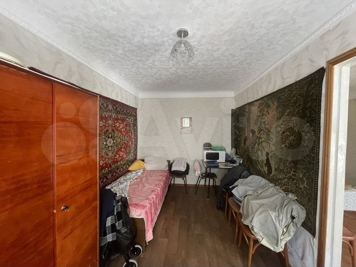 3-к. квартира, 55 м², 1/4 эт.