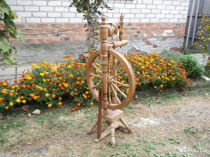 Прялка с колесом