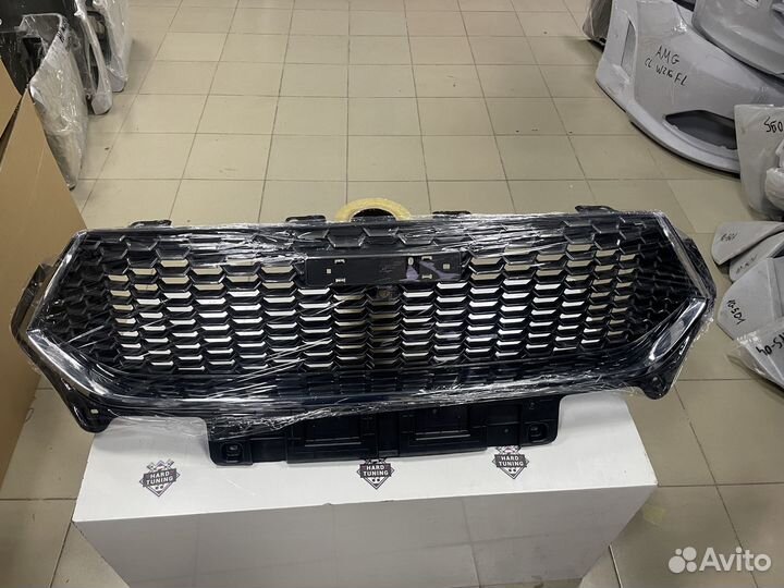 Решетка радиатора штатная Haval F7 / F7x Новая Сер