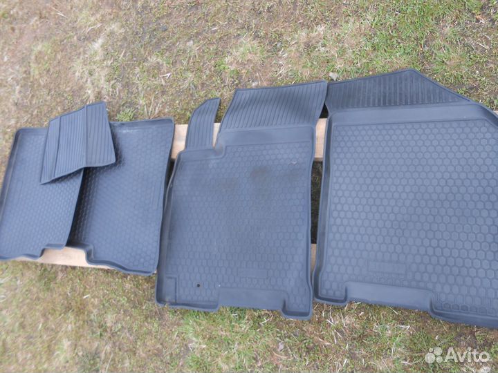 Б/У коврики салона и багажника брызговики Лачетти