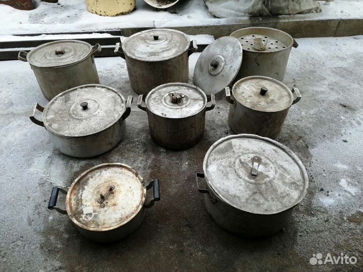 Кастрюли, чайники, ведра, ковши