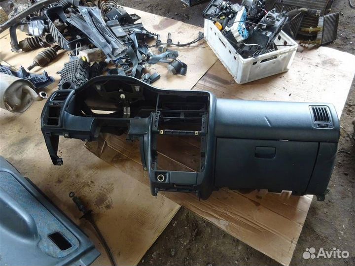 Торпедо Nissan Almera N15 1995-2000