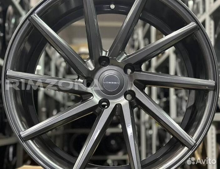 Литой диск в стиле vossen R17 4x100